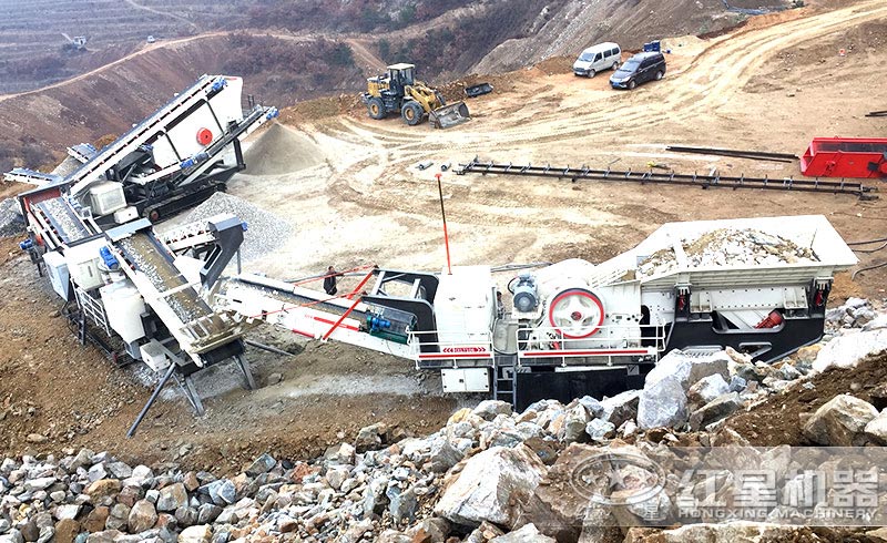 花崗巖破碎生產(chǎn)線(xiàn)現(xiàn)場(chǎng)